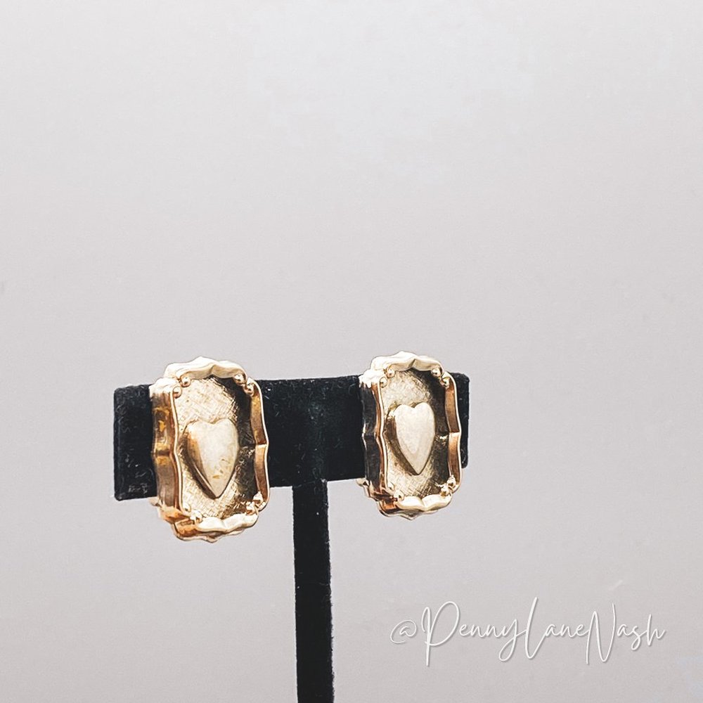 Vintage Framed Heart Etch Gold Plated Stud Earrings - Picture 2 of 7